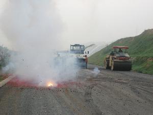 南百17-1标在全线率先完成沥青路面上面层施工 - 企业要闻 - 888集团电子游戏