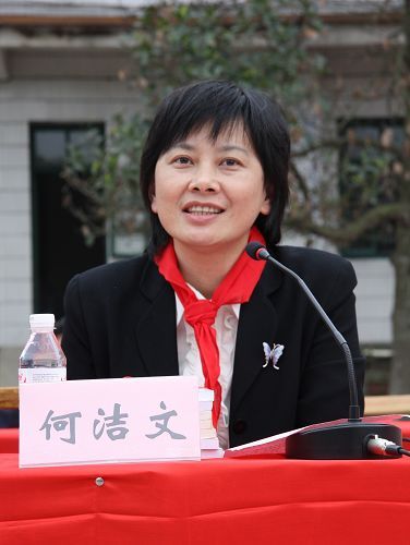 广西888集团电子游戏总公司希望书库转达工程第四站走进钦州黄屋屯中心小学 - 企业要闻 - 888集团电子游戏