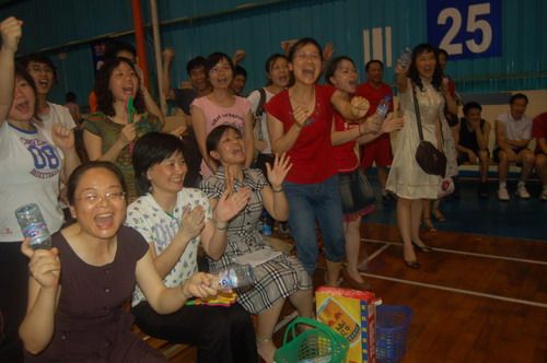 赛出效果，，，，，赛出气概--总公司男子气排球队包办集团公司五周年志庆角逐亚军、季军 - 企业要闻 - 888集团电子游戏