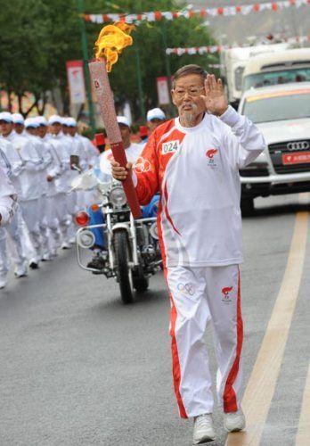 千里单骑进西藏 火炬转达续传奇——记奥运火炬手广西888集团电子游戏退休员工孙天恩 - 企业要闻 - 888集团电子游戏