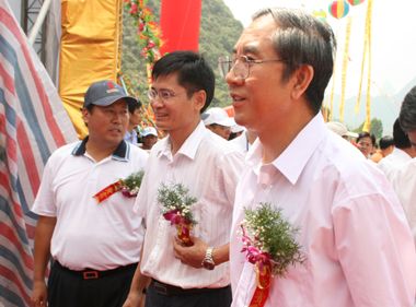 六寨至河池、河池至宜州高速公路开工仪式盛大举行 - 企业要闻 - 888集团电子游戏