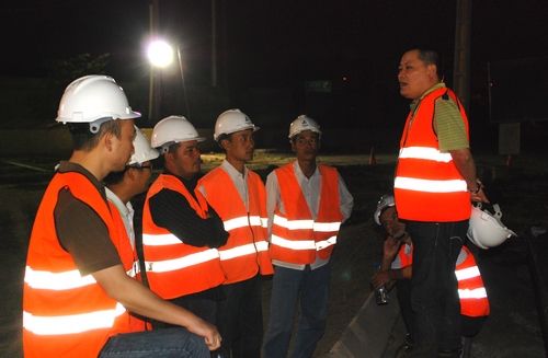 气可鼓 不可泄--罗业凤总司理向导事情小组决战厄国系列报道之一 - 企业要闻 - 888集团电子游戏