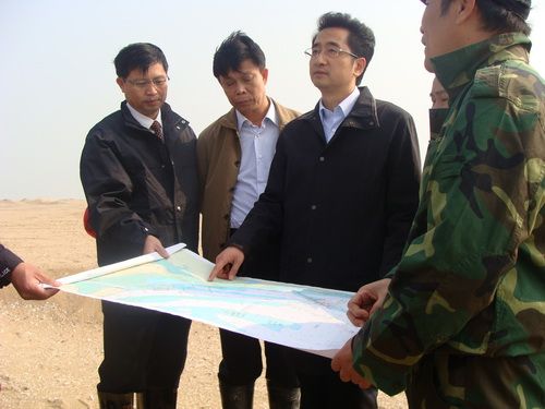 “祝贺。。。。。。∧忝枪阄888集团电子游戏了不起！”——钦州市市长张晓钦到钦州港三墩公路视察时体现 - 企业要闻 - 888集团电子游戏