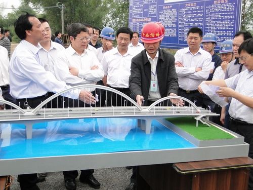 百色市委书记刘正东一行莅临百色市竹洲大桥、东合大桥检查指导事情 - 企业要闻 - 888集团电子游戏