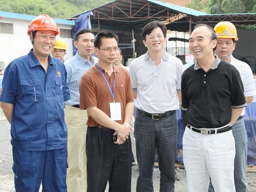 广西888集团电子游戏依然是广西交通建设的主力军——广西交通运输厅党组书记黄华宽在视察隆百路时指出 - 企业要闻 - 888集团电子游戏