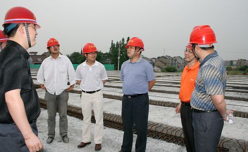 集团公司党委副书记张友坐莅临曹娥江袍江大桥指导事情 - 企业要闻 - 888集团电子游戏