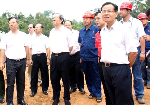 自治区主席马飚等向导莅临凭祥保税区项目视察 - 企业要闻 - 888集团电子游戏