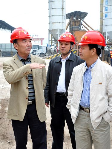 区交通运输厅党组书记黄华宽莅临泸渝2标指导事情 - 企业要闻 - 888集团电子游戏