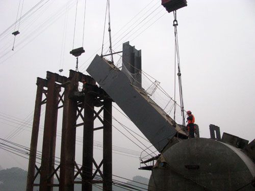 新世纪大桥钢结构正式最先吊装 - 企业要闻 - 888集团电子游戏