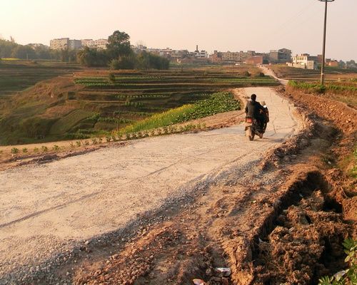 泸渝5标为工区周边墟落铺路受赞誉 - 企业要闻 - 888集团电子游戏