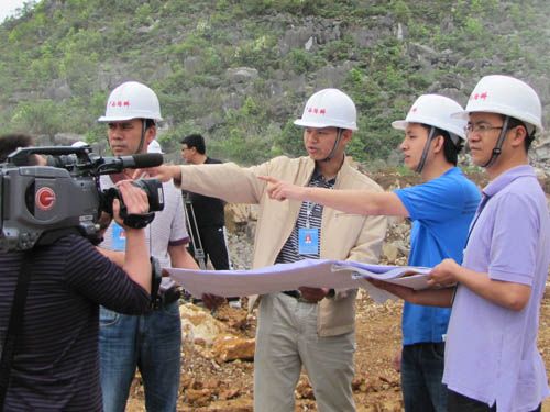 贵州电视台深入贵州惠镇2标举行五一节目采访录制 - 企业要闻 - 888集团电子游戏