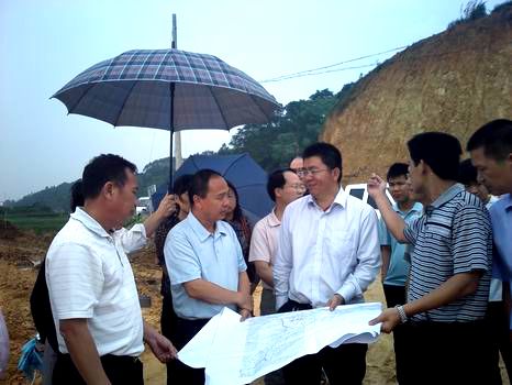 防城港市副市长陈可猛率队到防东№1标施工现场指导拆迁事情 - 企业要闻 - 888集团电子游戏