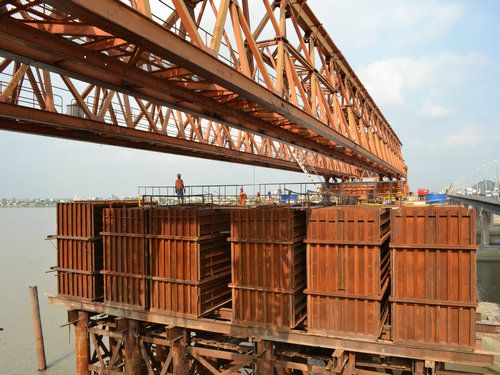 巴巴奥约河大桥首个铰接段砼浇筑施工顺遂完成 - 企业要闻 - 888集团电子游戏