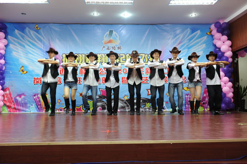 给青春插上同党 让梦想以后绽放——2011年新员工岗前培训班结业晚会暨文艺汇报演出取得圆满乐成 - 企业要闻 - 888集团电子游戏