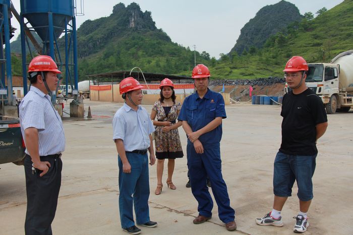 交通运输厅直属机关党委党建办、交通新闻中心深入靖那1标调研党建事情开展情形 - 企业要闻 - 888集团电子游戏