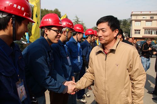 自治区国资委党委书记尹开国、发改委副主任廖小波到灌凤1标考察调研 - 企业要闻 - 888集团电子游戏