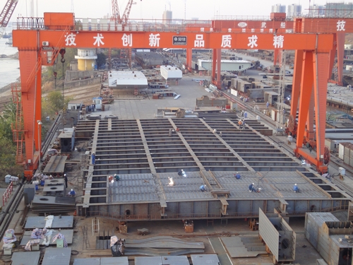 波司登大桥首轮桥面格子梁制作顺遂完成 - 企业要闻 - 888集团电子游戏