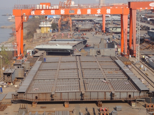 波司登大桥首轮桥面格子梁制作顺遂完成 - 企业要闻 - 888集团电子游戏