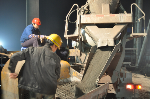 波司登大桥主拱管内混凝土灌注施工告捷 - 企业要闻 - 888集团电子游戏