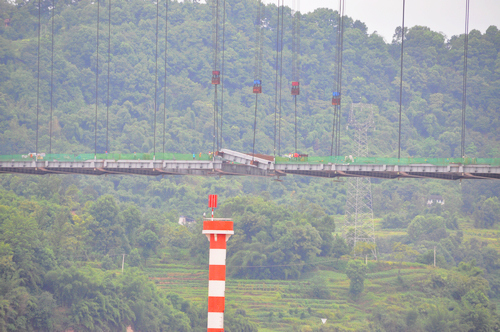 “天下第一跨”波司登大桥桥面格子梁胜利合龙 - 企业要闻 - 888集团电子游戏