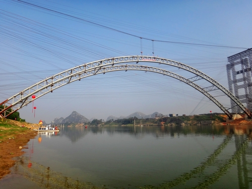 贵港郁江特大桥拱肋顺遂合龙 - 企业要闻 - 888集团电子游戏