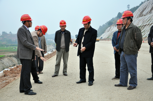 自治区直属企事业工会常务副主任马宁到南宁外环路面A标调研事情 - 企业要闻 - 888集团电子游戏