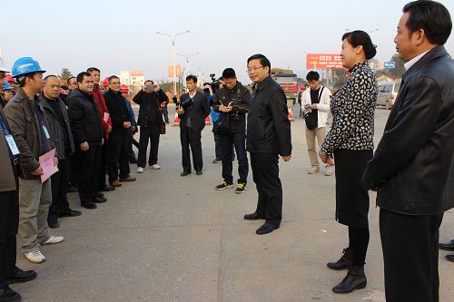 贺州市委书记彭晓春慰问贺州连线项目员工 - 企业要闻 - 888集团电子游戏