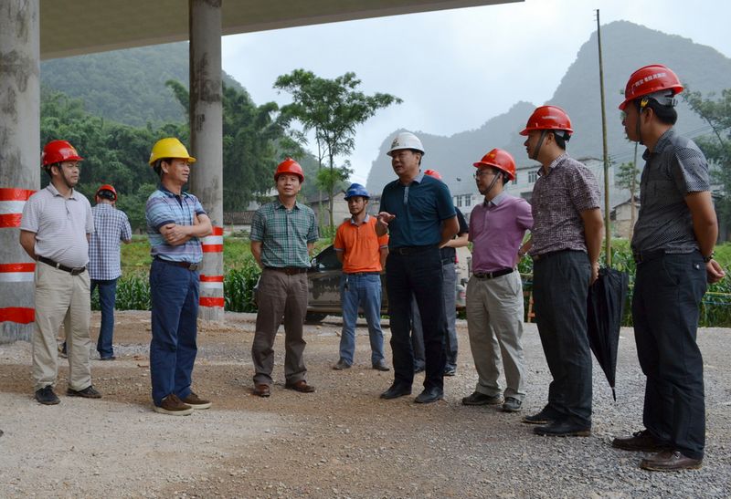 广西交通运输厅王劼耘总工程师莅临靖那A标检查指导 - 企业要闻 - 888集团电子游戏