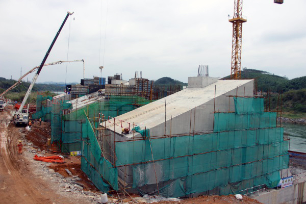 柳南改扩建№7标马滩红水河特大桥5#拱座乐成封顶 - 工程动态 - 888集团电子游戏